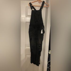 American Eagle Tomboy distressed overalls